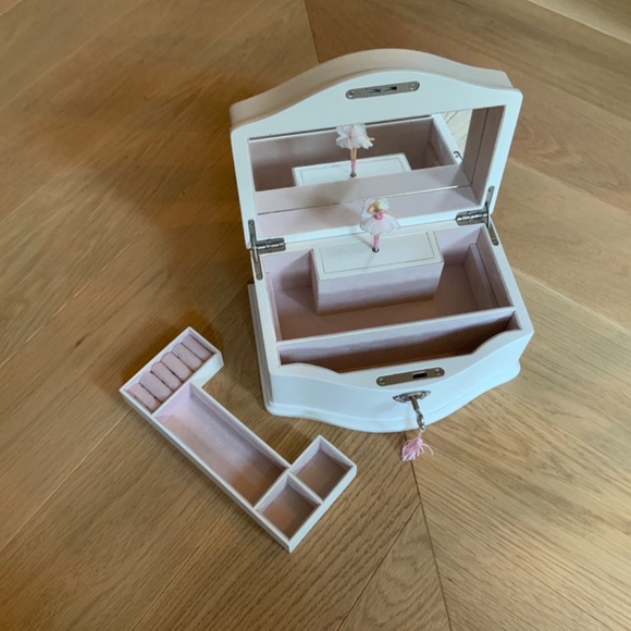 Pottery Barn Kids Abigail Cream Jewelry Box Large - Picture 7 of 12